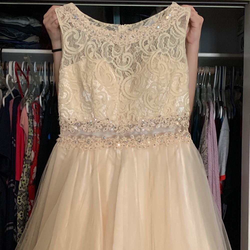Cute dress, used once in a quinceañera!!
